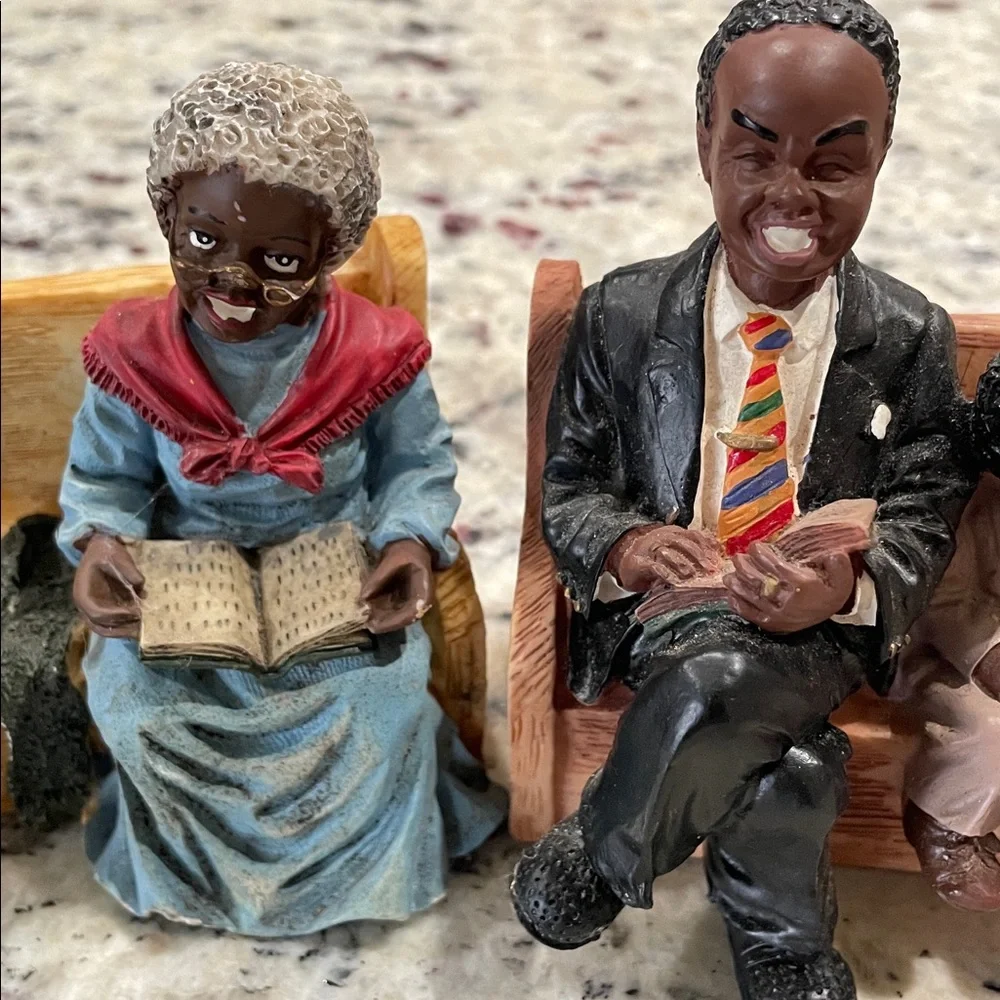 Vintage 90’s COLLECTIBLE African American Church Pew Family Figurines 2 PC Lot